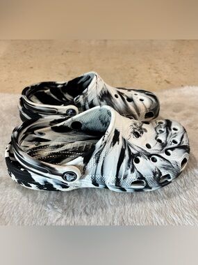 CROCS Women's Black & White Marble-Pattern Clogs